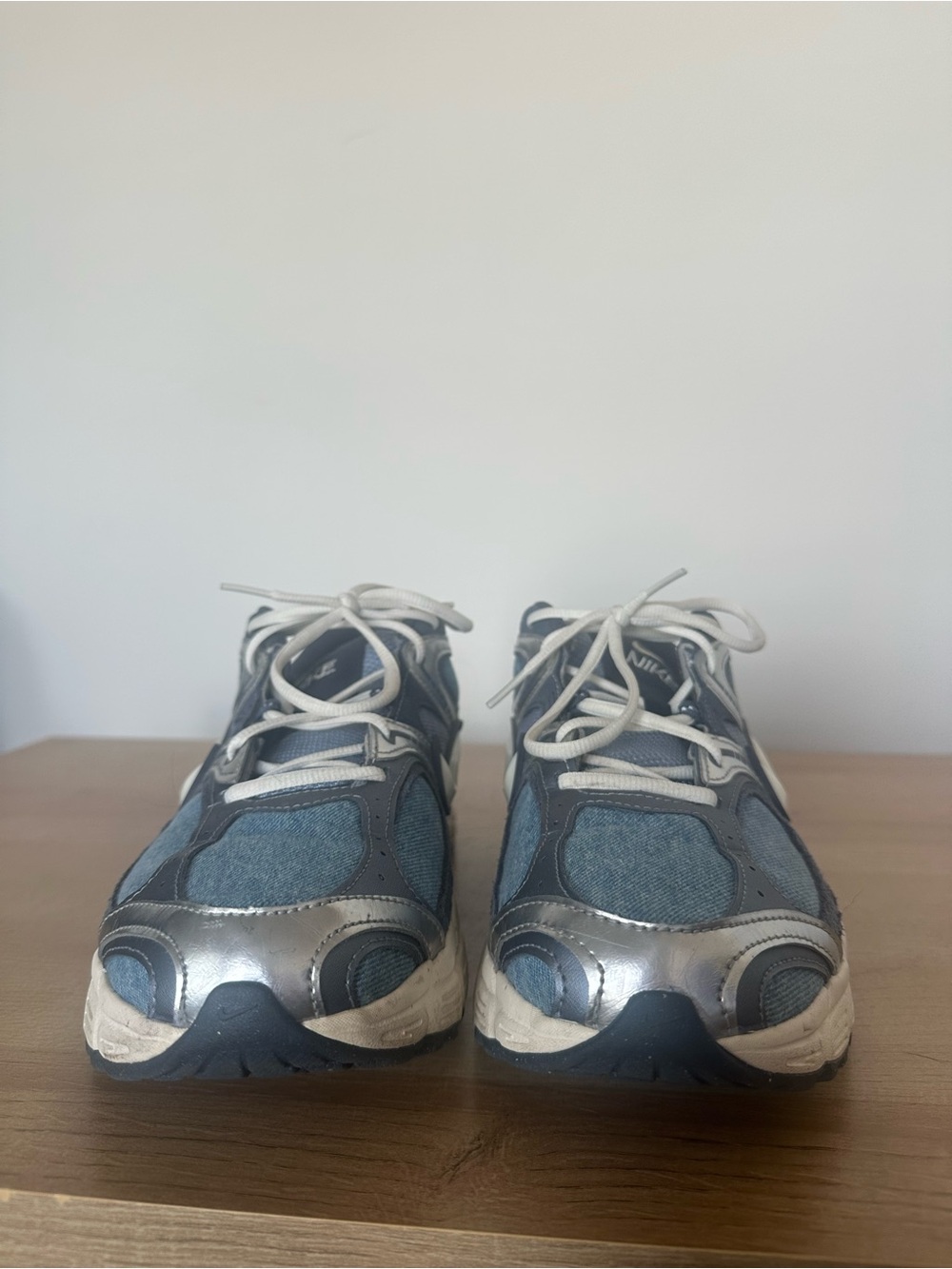 Nike V5 RNR Denim Sneaker - Picture 4 of 7
